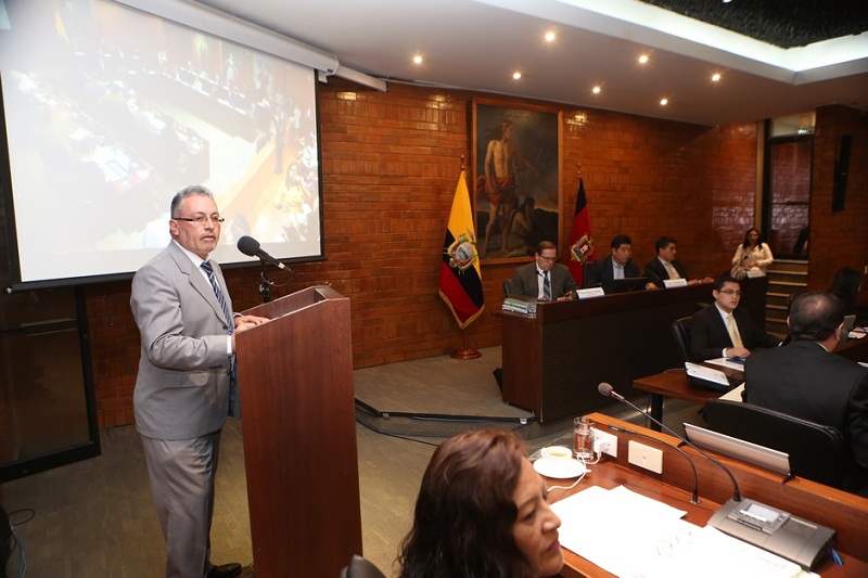 110 km de repavimentación vial se realizarán en Quito