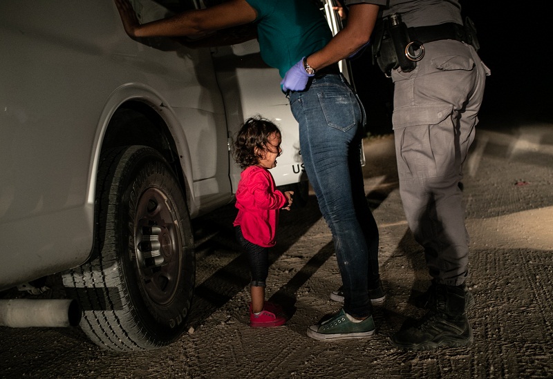 Títle Crying Girl on the Border John Moore, Getty Images