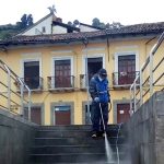 Hidrolavado de plazas