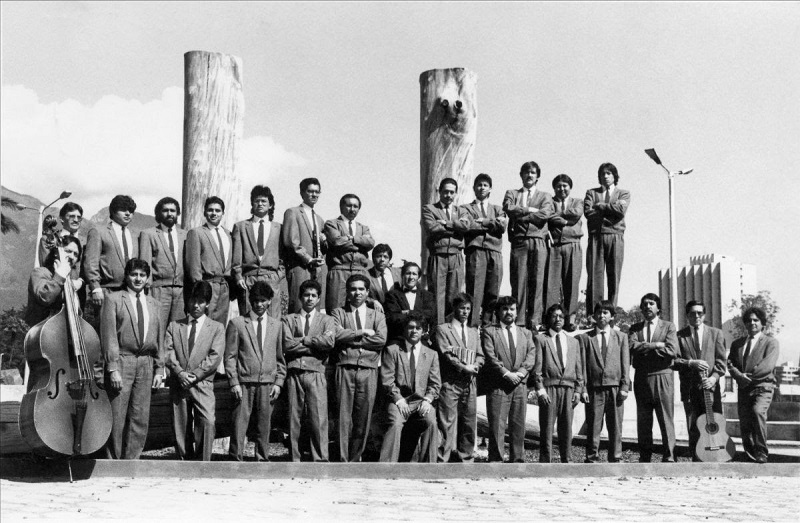 ORQUESTA DE INSTRUMENTOS ANDINOS 1990