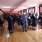 Condecoración 150 años de vida escuela San Carlos