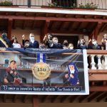 Condecoración 150 años de vida escuela San Carlos