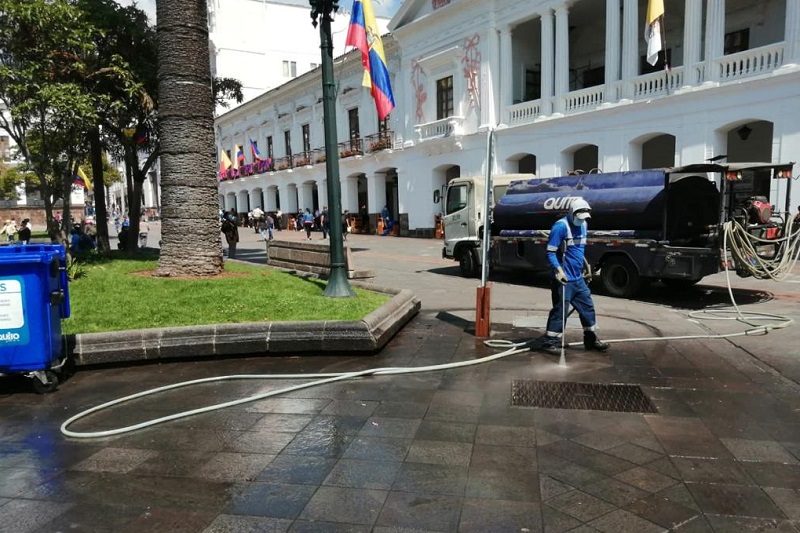 Trabajo integral Emaseo EP en fiestas de Quito