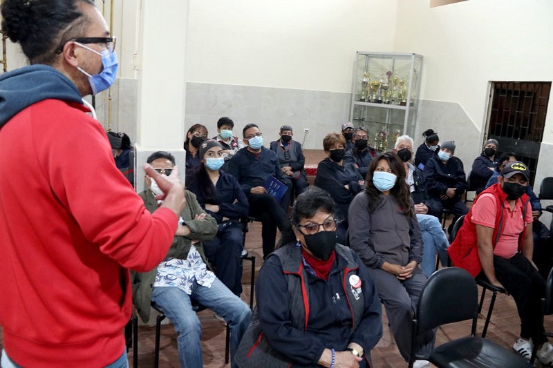 Comerciantes de mercados municipales se capacitan en salud sexual, mental