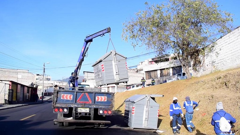 Servicios de limpieza se fortalecen en el barrio Divino Niño