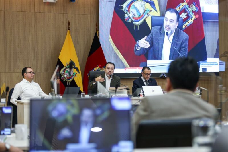 Alcalde de Quito propone fortalecer el Código de Ética para el buen trato entre los funcionarios municipales