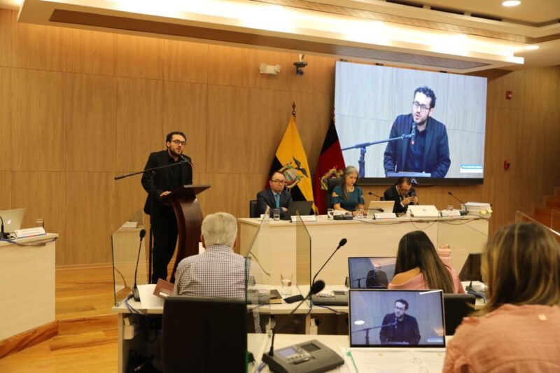 Concejo Metropolitano trató en primer debate una ordenanza para prevenir la deserción escolar