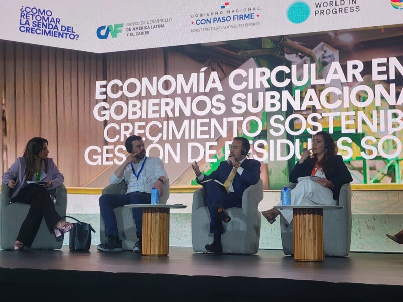 Pabel Muñoz presenta la estrategia de Quito como ciudad sostenible en foro internacional