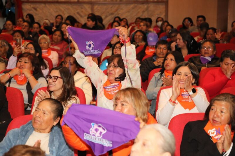 Mujeres que transforman territorios: una red femenina promueve la paz desde parroquias urbanas y rurales de Quito