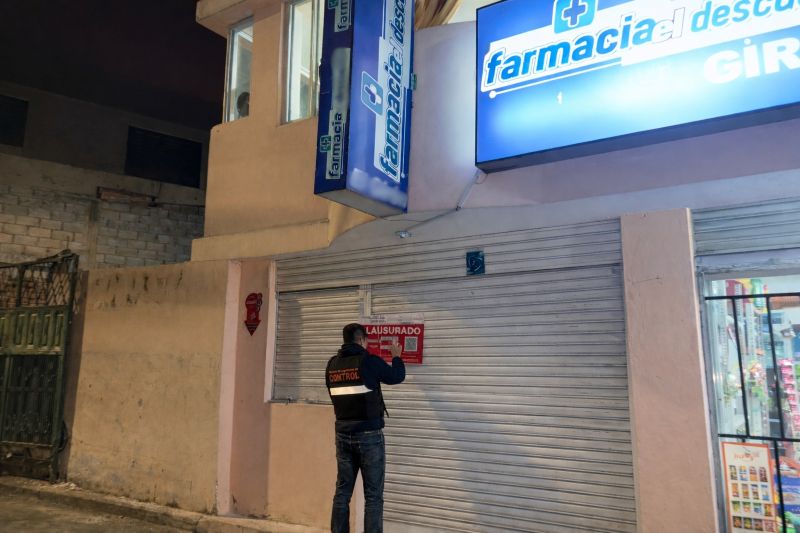 Agencia Metropolitana de Control clausuró una farmacia que realizaba procedimientos médicos sin autorización
