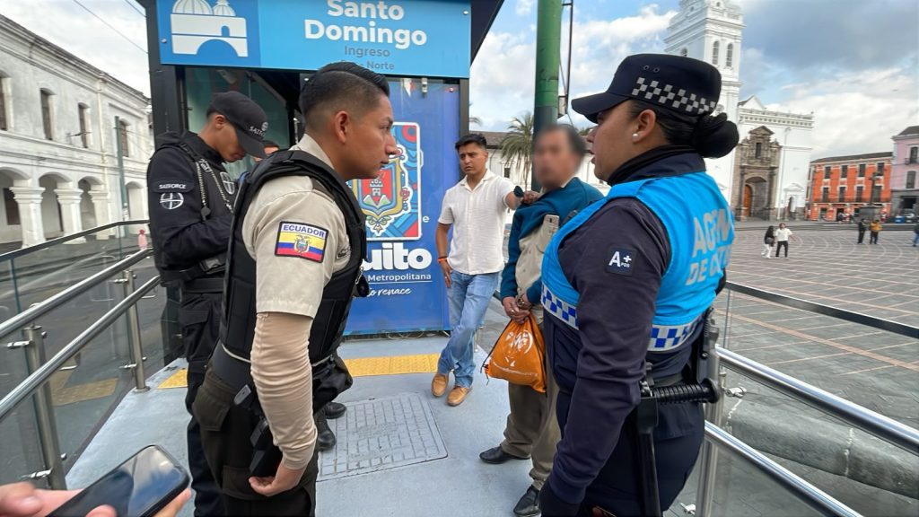 Puesto de Mando Operativo Centro Histórico aprehendió a presunto acosador en el Trolebús 